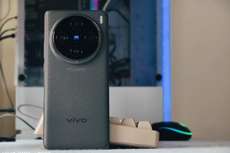 Vivo X100s ra mắt