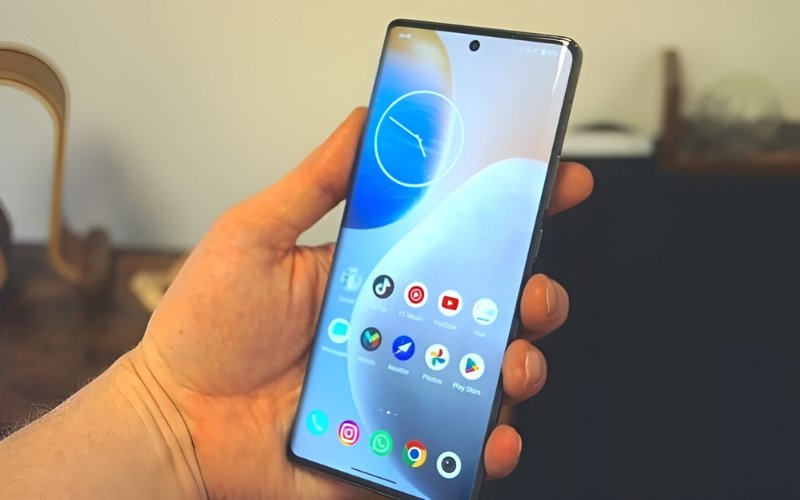 Màn hình 3000nits sáng hơn trên vivo X100.