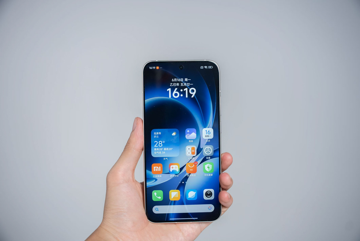 Cận cảnh Redmi K80 Ultra với tần số quét 120Hz