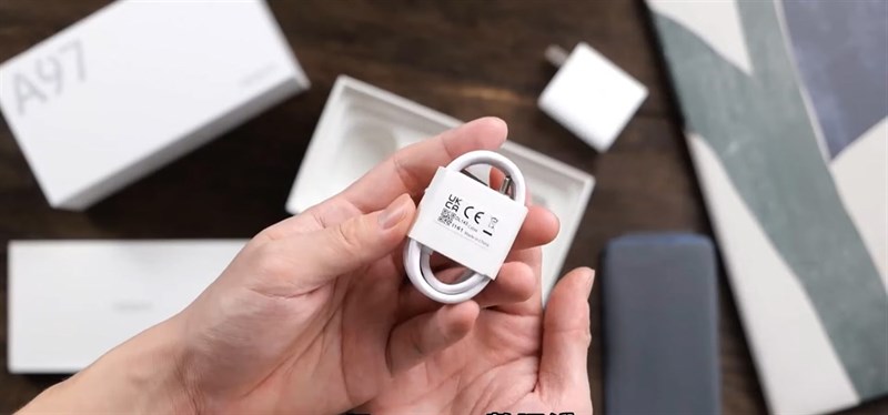 Trên tay OPPO A97 5G: Thiết kế tươi mới, cấu hình tốt với Dimensity 810, camera 48 MP Trên tay OPPO A97 5G: Thiết kế tươi mới, cấu hình tốt với Dimensity 810, camera 48 MP