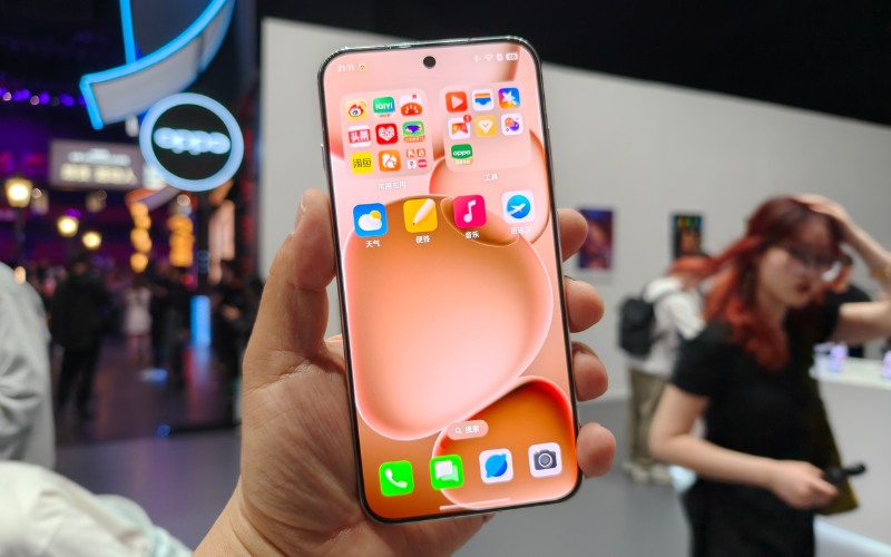 Màn hình AMOLED cong nhẹ 4 cạnh chất lượng 1.5K