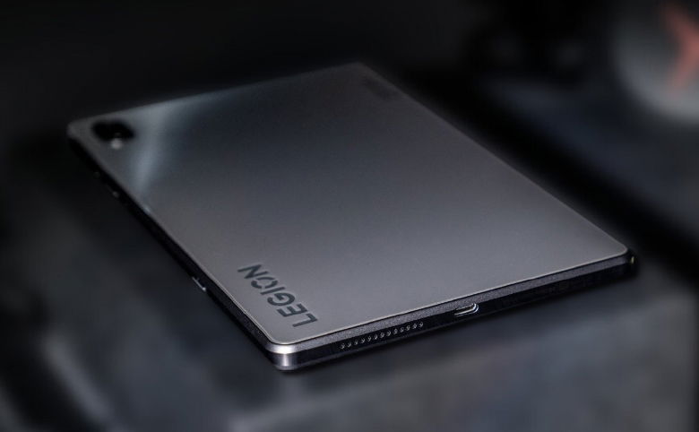 Legion Y700 nhỏ nhưng có võ