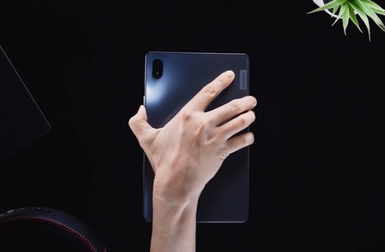 Legion Y700 là chiếc máy tính bảng chơi game đầu tiên của nhà Lenovo