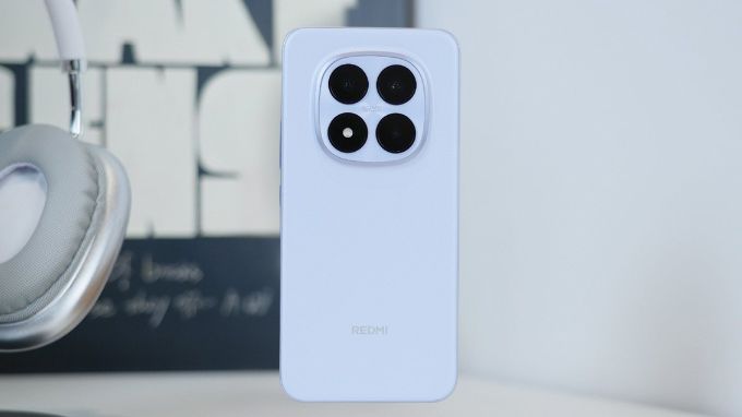 So sánh thiết kế Xiaomi Redmi 15 và Xiaomi Redmi Note 15 Pro
