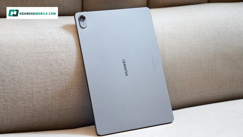 HUAWEI MatePad 11.5 inch (6GB/128GB) có viên pin 7700mAh, trong khi MatePad 11.5
