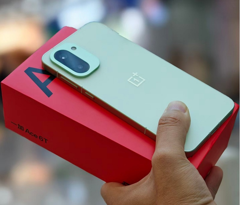 OnePlus Ace 6T có thiết kế trẻ trung
