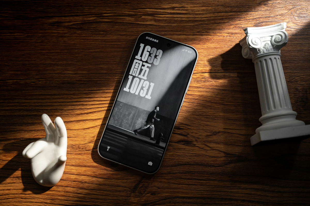 Cận cảnh Xiaomi Redmi K90 với tần số quét cao