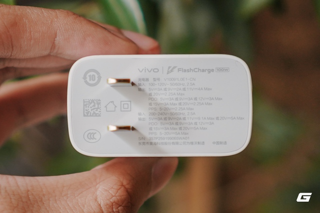 Trên tay iQOO 15: Điện thoại mới của vivo với chip Snapdragon 8 Elite Gen 5, pin 7.000mAh, có tính năng của flagship 30 triệu nhưng giá chỉ bằng một nửa- Ảnh 21.