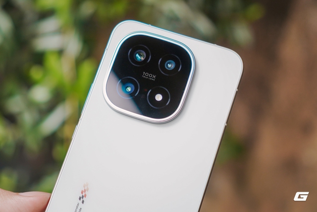 Trên tay iQOO 15: Điện thoại mới của vivo với chip Snapdragon 8 Elite Gen 5, pin 7.000mAh, có tính năng của flagship 30 triệu nhưng giá chỉ bằng một nửa- Ảnh 5.