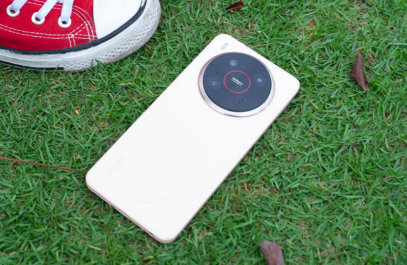 giá bán điện thoại ZTE Nubia V70 Max cực rẻ tại đức huy