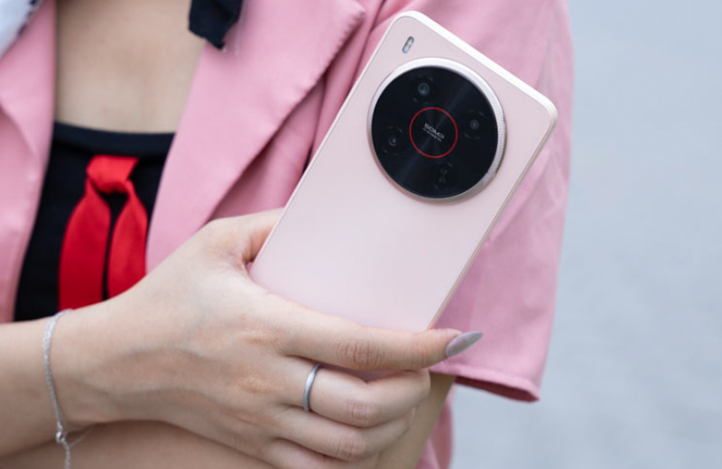 ZTE Nubia V70 Max camera ấn tượng trong tầm giá