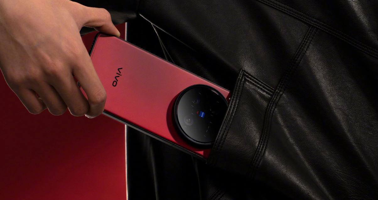 Cận cảnh Vivo X200 Ultra bảng màu đỏ