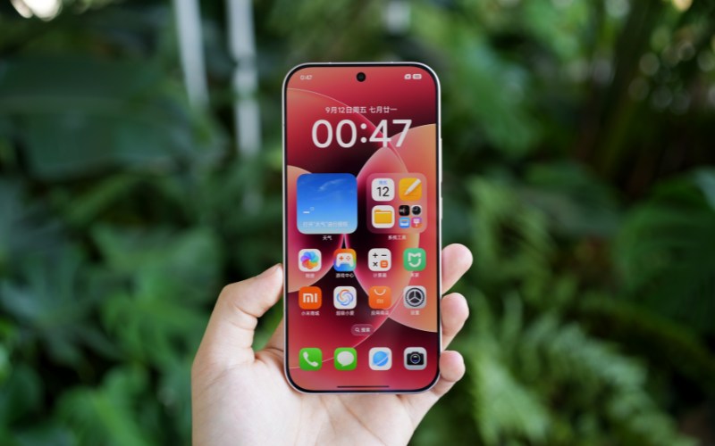 Màn hình LTPO AMOLED kích thước 6.3 inch