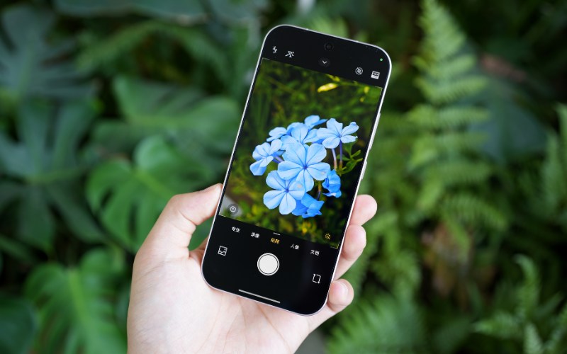 Camera Leica 50MP hỗ trợ AI mạnh mẽ hơn