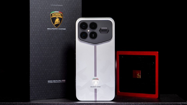 Ảnh thực tế điện thoại Lamborghini "Pro Max" của Xiaomi vừa ra mắt- Ảnh 2.