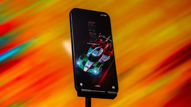 Ảnh thực tế điện thoại Lamborghini "Pro Max" của Xiaomi vừa ra mắt- Ảnh 5.